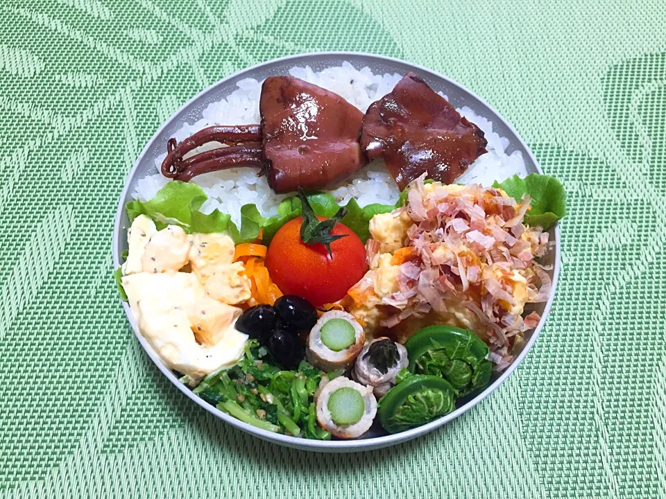 じゅんけさんの料理 ハンペンとイカのお好み焼き風〜

5/17  お弁当🍴

#お弁当 #お弁当の記録|さちさん