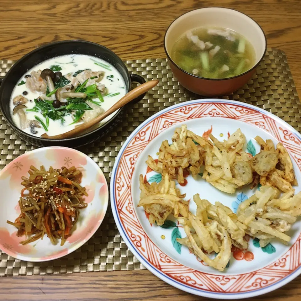 Snapdishの料理写真:鶏とキノコのクリーム煮・青梗菜と豚肉の中華風スープ・ジャンボなめこと玉ねぎのかき揚げ・きんぴらごぼう|美也子さん