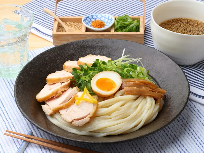 Snapdishの料理写真:手作り鶏チャーシューの極旨つけ麺風うどん #AllAbout|All About 料理レシピさん