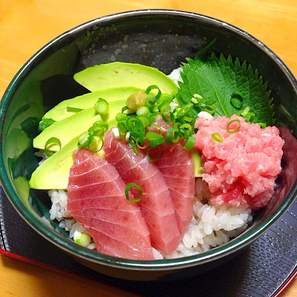 ５月１７日
簡単❣️激旨❤️アボ・マグロ丼|Yu Yu mamaさん