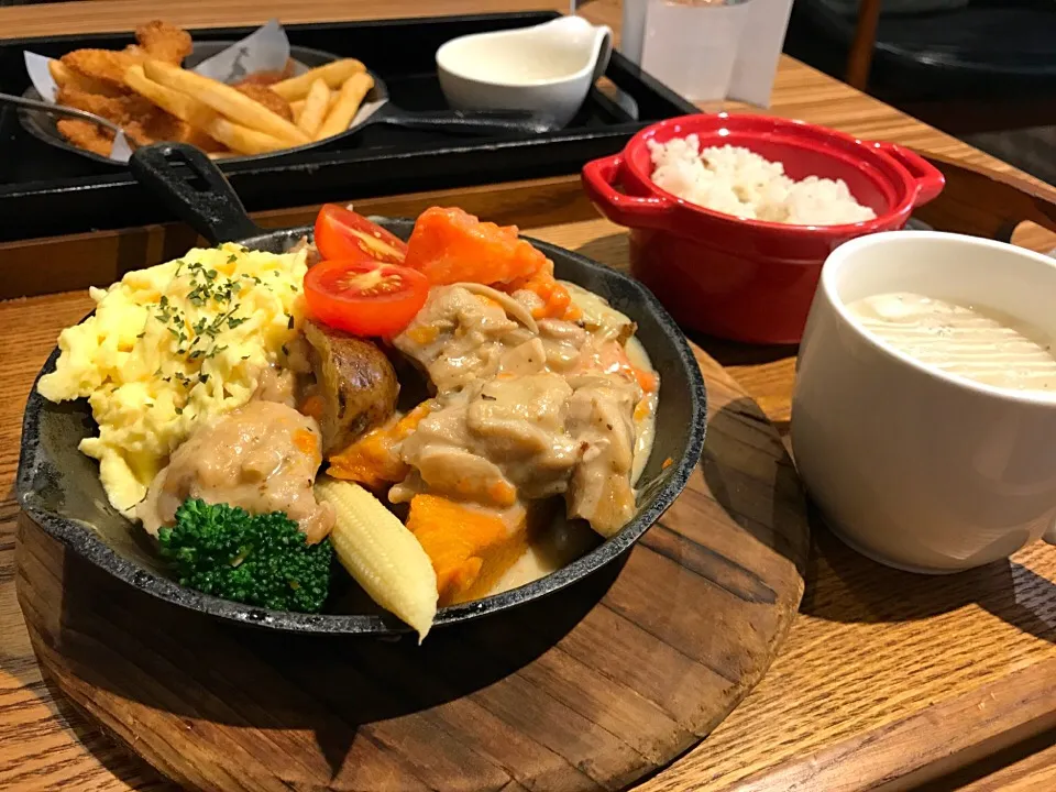 Snapdishの料理写真:牛肝菌醬燉雞飯|Orangeさん