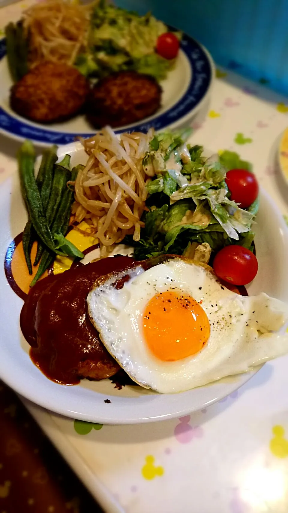 目玉焼きハンバーグ|よちやまさん