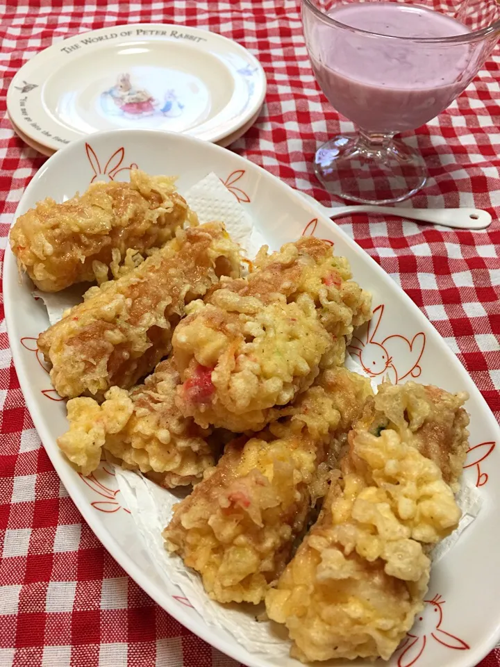 Snapdishの料理写真:ちくわにポテトサラダを挟んで天ぷらに😊|amikaさん