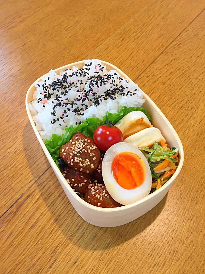 Snapdishの料理写真:高校生息子のお弁当  肉団子甘酢あん|まつださんさん