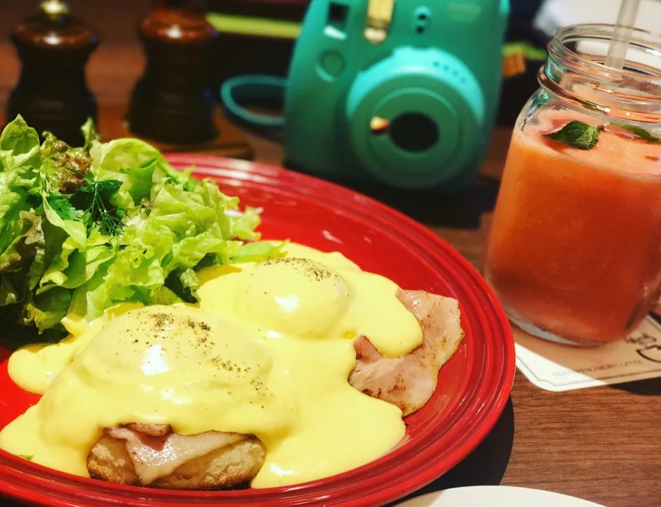 Morning :) #eggbenedict ❤️|reviliaさん