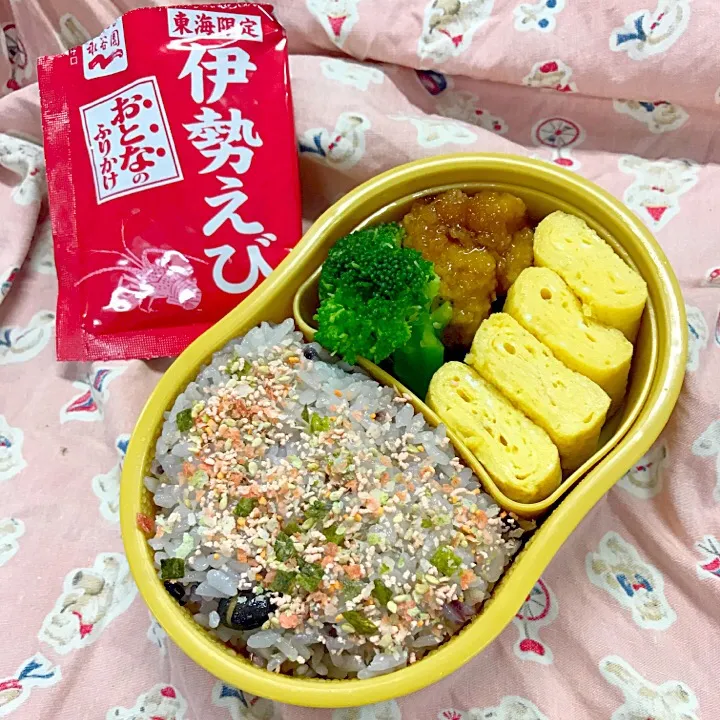 いつもと一緒のお弁当🍱ふりかけは伊勢えび🦐|agnes2001さん