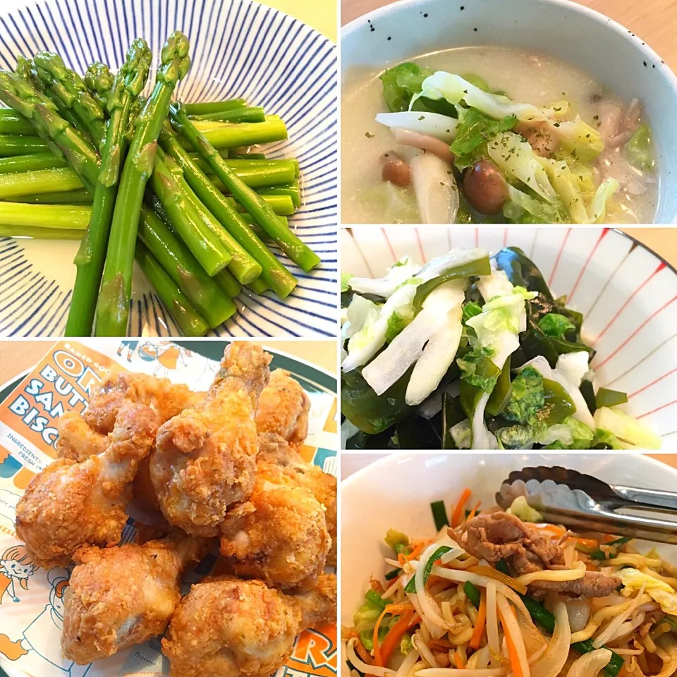 Snapdishの料理写真:＊青森県産細アスパラのおひたし
＊ケンタッキー風グリルチキン
＊豆乳入り野菜スープ
＊セロリとワカメの和え物
＊野菜たっぷりソース焼きそば|料理研究一家「古川家」さん