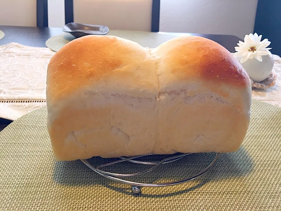 Snapdishの料理写真:めぐぴょんさんの料理 角食パンで山型食パンにチャレンジ🍞|kiyoさん