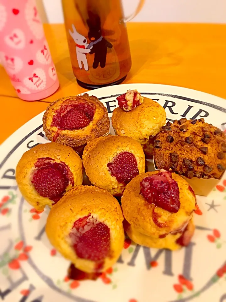 🍓ストロベリーマフィン ＆  チョコチップマフィン🍪   豆乳クリーム使用|ch＊K*∀o(^^*)♪さん