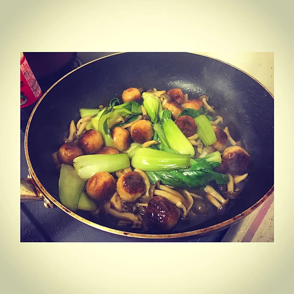 #stirfry #meetball #babymushroom #vegetables #yummy #simplemenu #menufortoday #teambelleza #kinchay #gardenfood 🥗|Food Gardenさん