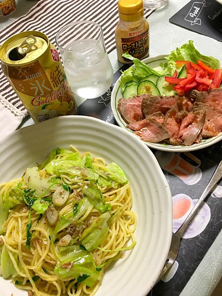 オイルサーディンと春キャベツと豆苗のパスタ、ローストビーフサラダ(๑•ᴗ•๑)|ライムさん