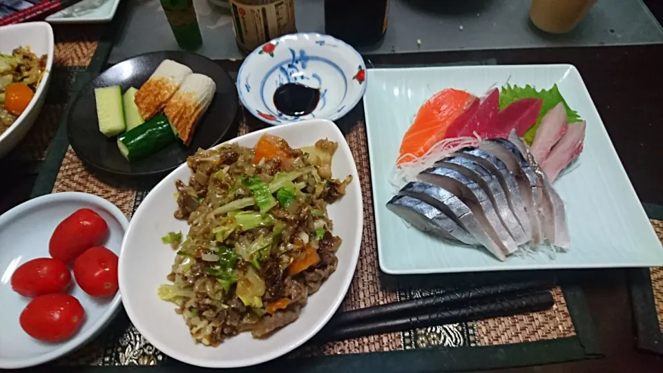 Snapdishの料理写真:ミニトマト&ちくわきゅうり&お刺身&肉じゃがお好み焼き|まぐろさん