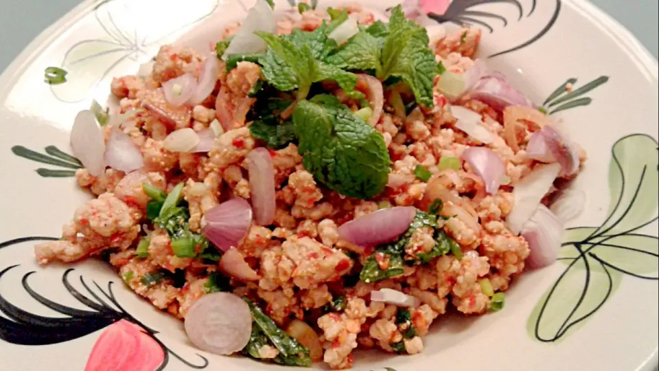 Larb-moo (Thai spicy and sour pork salad)
 #Thai cuisine #Masakan Thailand #Issan #larb moo|Jorge Bernal Márquezさん