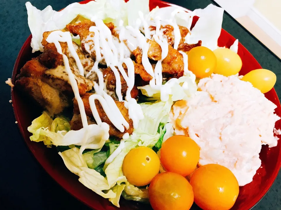 よく分からない丼
鶏ももの味つけ揚げの明太マヨかけと明太ポテトサラダ|笠原 涼さん