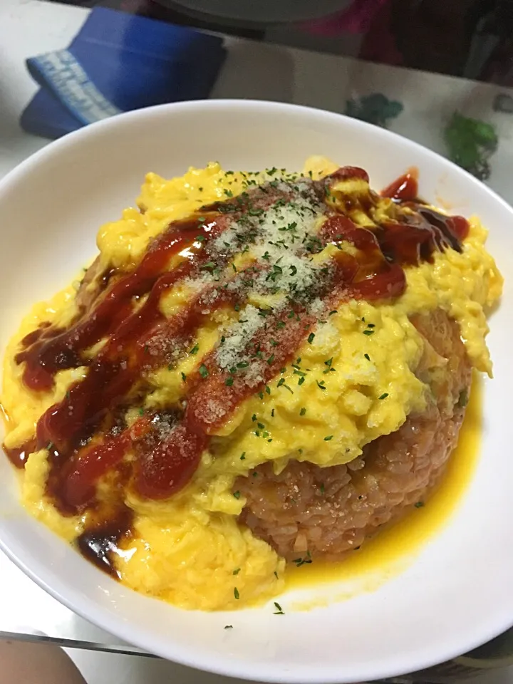 Snapdishの料理写真:おいしいおむらいす|AyuChさん