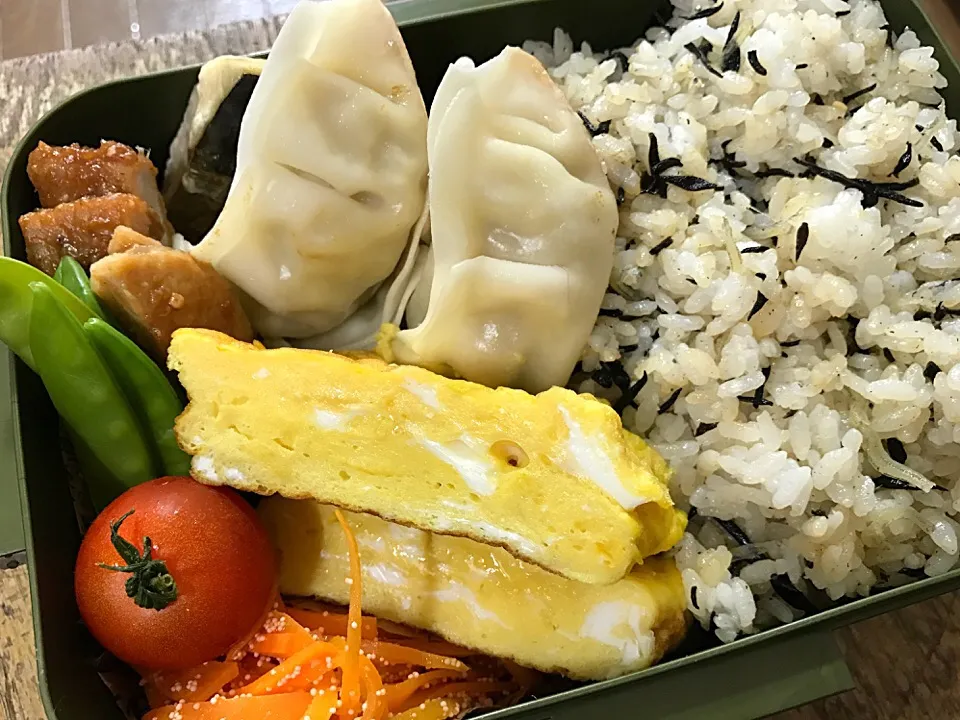 色々弁当～
餃子、豚ロースみそ焼き、塩鯖|akoさん