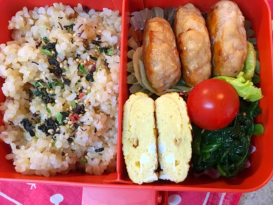 Snapdishの料理写真:☆5/19今日のお弁当☆〜とりつくね照り焼き、だし巻き卵、ほうれん草ゴマだれ和え、トマト〜|Satokoさん