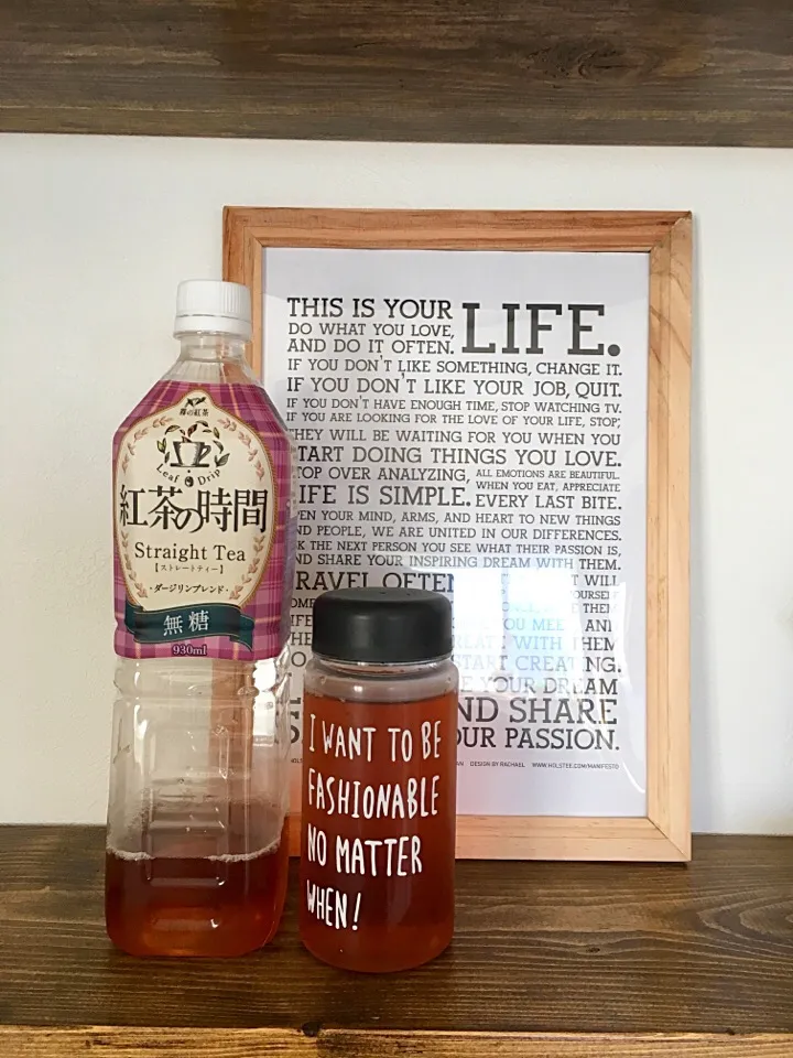 UCC上島珈琲さんの紅茶の時間を水筒に入れて会社にｷｭｰｰ(⌯˃̶᷄ ⁻̫ ˂̶᷄⌯)ｰｰﾝ♡
…だいぶ減ってからこれを撮るの気付いたけど( ●≧艸≦)|yuiyuiさん