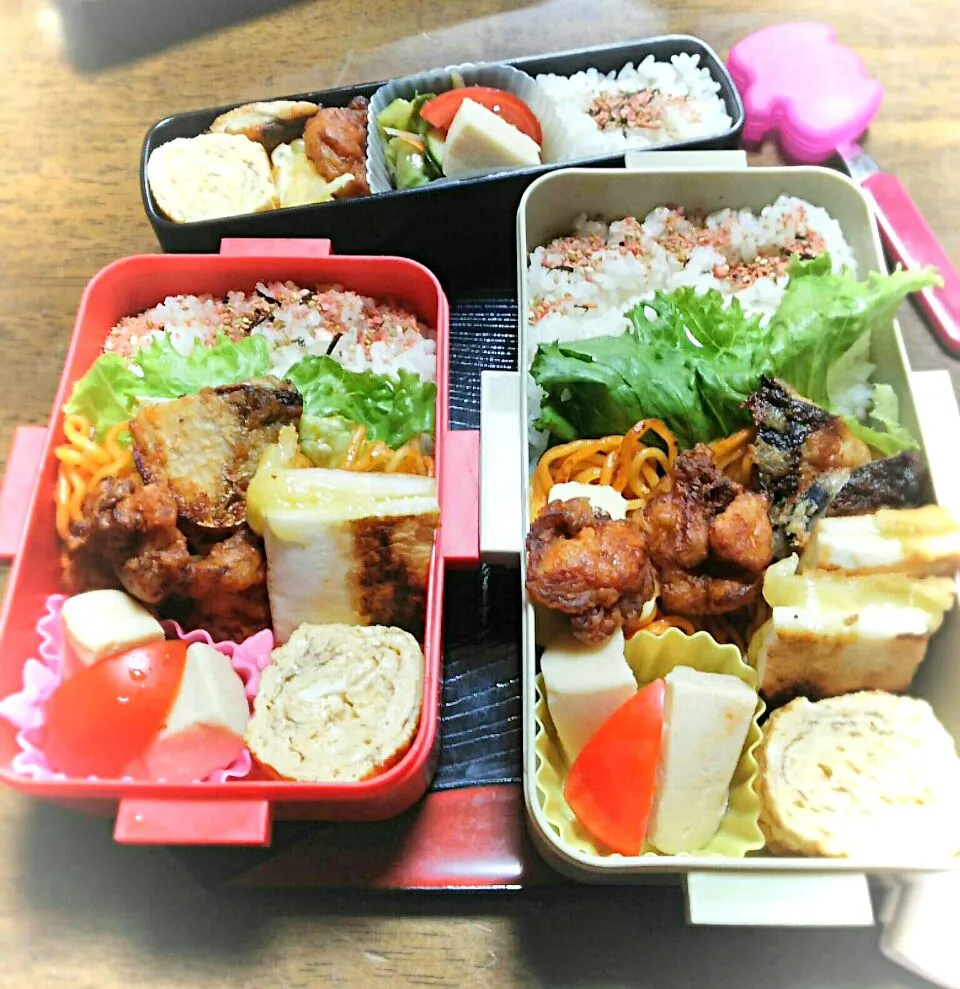 Snapdishの料理写真:３人弁当🍱
サワラパン粉焼き
はんぺんチーズ😃|miimiさん