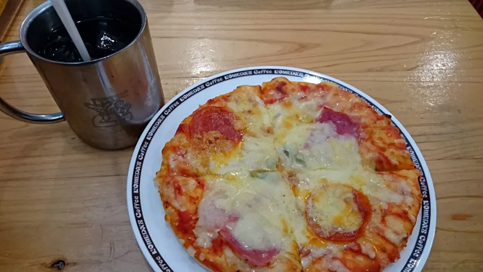 Snapdishの料理写真:コメダ珈琲特製ピザ|ぶりじっとえいちぇるさん