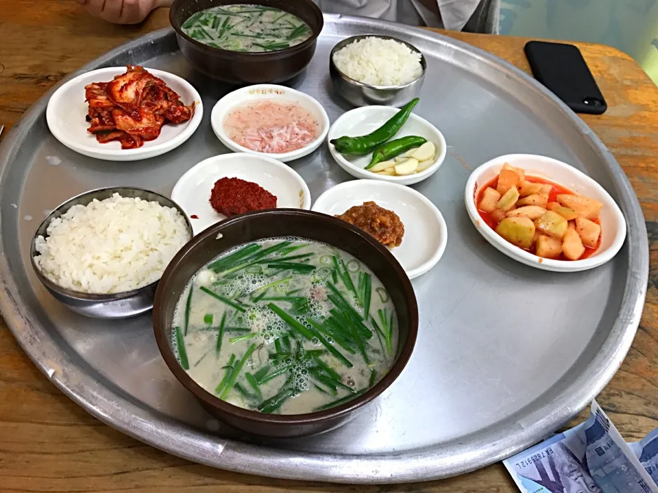 韓国釜山
カンアリで
朝食
クッパ|YOさん