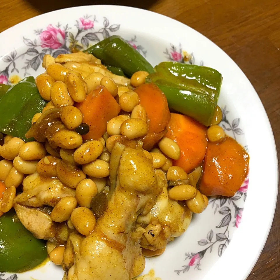 チキンと大豆のカレー煮|yumiさん