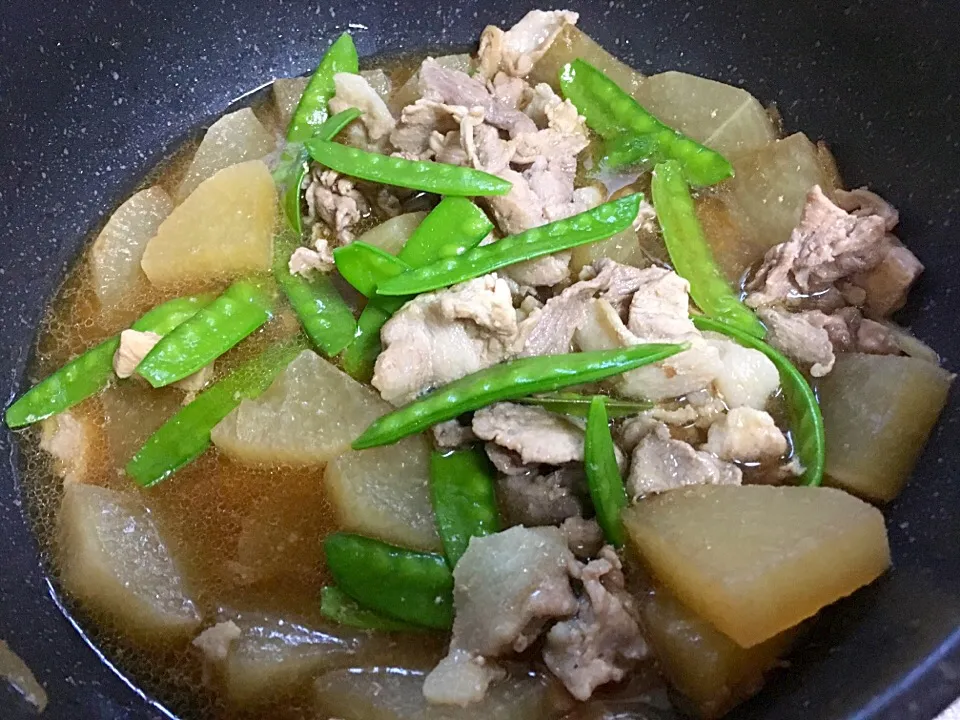 大根とスナップえんどうの煮物🎵|あやとん♪さん