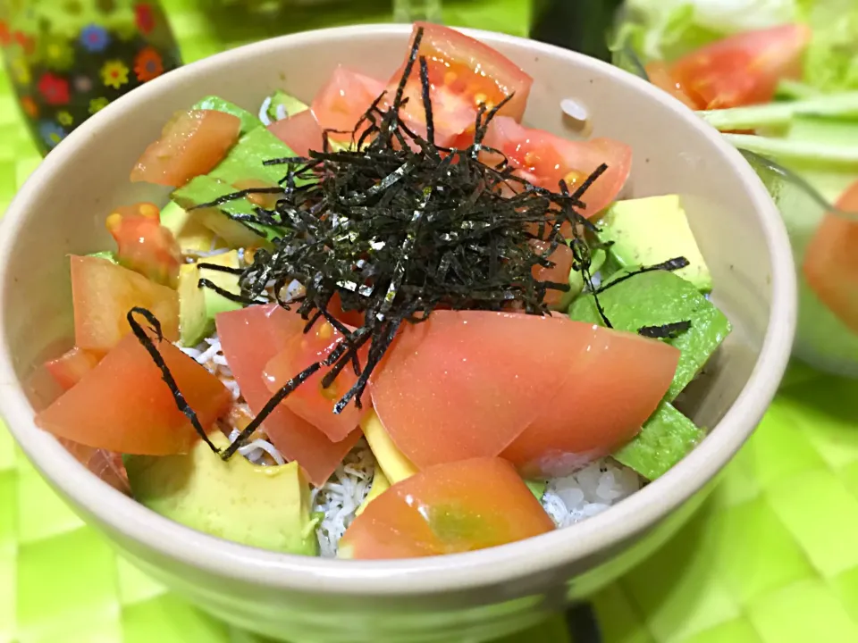 Snapdishの料理写真:アヒポキ風納豆シラス丼|マニラ男さん