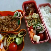 幼稚園児と女子高生のお弁当

 #お弁当 
 #女子高生のお弁当
 #幼稚園児のお弁当|せおりつさん