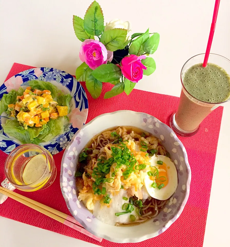 朝ごはんは勝負飯( ◠‿◠ )
あったかいお蕎麦に、とろろ芋、半卵、たっぷり揚げ玉旨旨〜😋🎵
温野菜サラダ🥗かぼちゃ🎃サツマイモ、人参、アスパラマヨとゴマドレッシング和え旨旨〜😋👍|はみちゃんさん