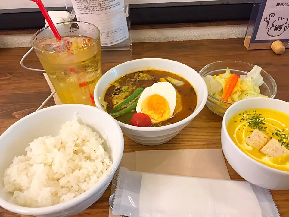 Snapdishの料理写真:Sign with Me スープカレーほか|よだみなさん