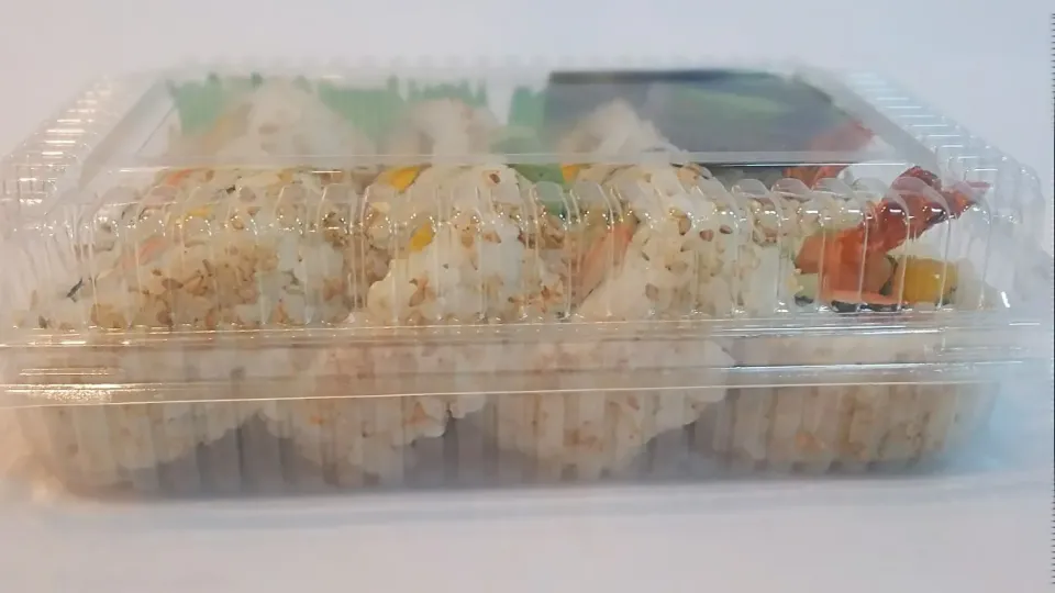 marumaru tei special ebi roll|marilou araiさん