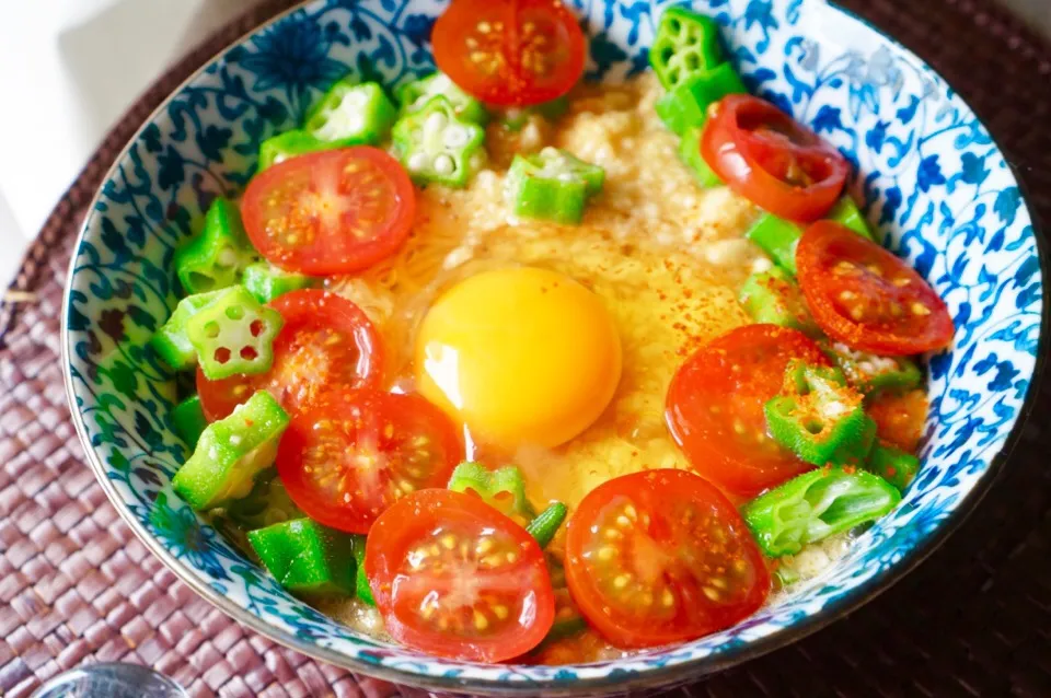 ラ王袋麺アレンジまぜそば！夏野菜たっぷりトロネバまぜそばのレシピ#ラ王 #袋麺 #レシピ #夏野菜#まぜそば|ひこまるさん