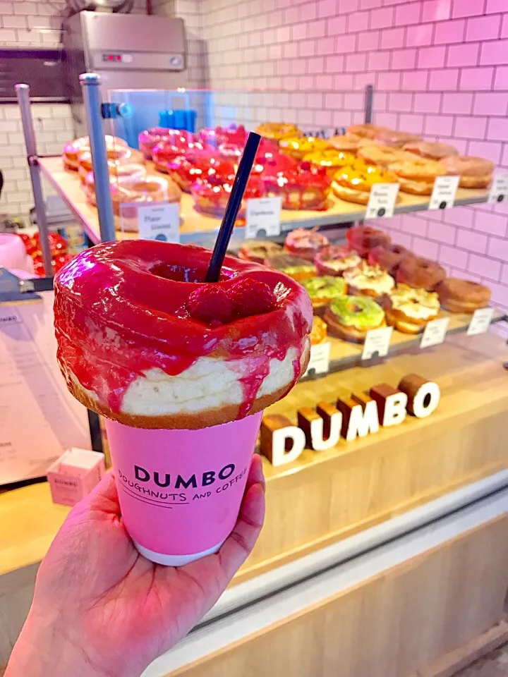 DUMBOドーナツのフランボワーズドーナツ😋|ジヨ美さん