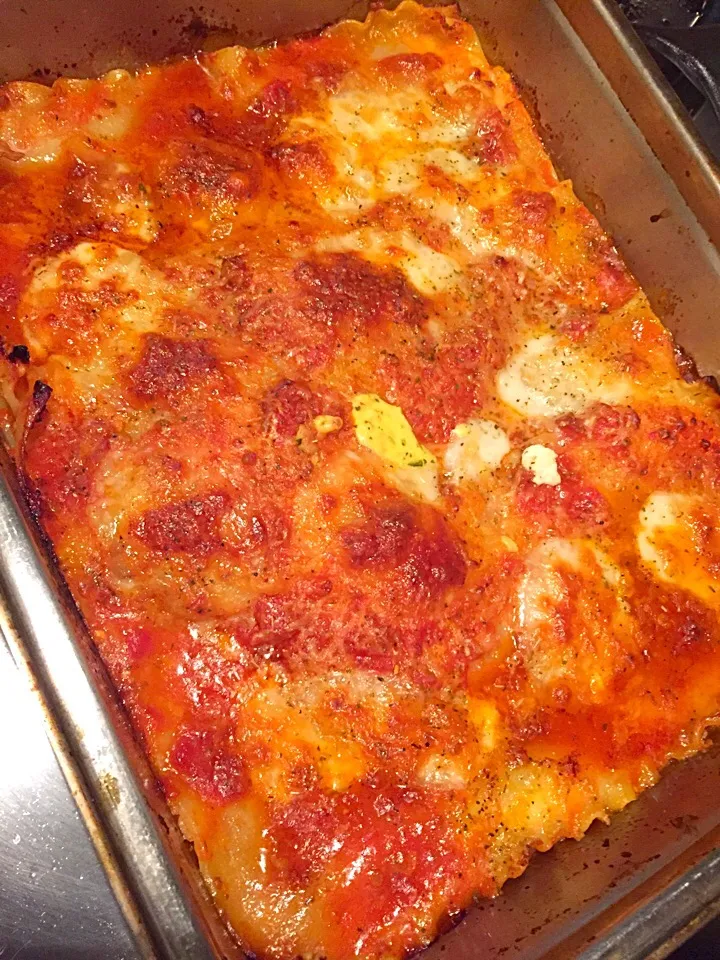 Snapdishの料理写真:Lasagna bolognese|Chris Shannonさん