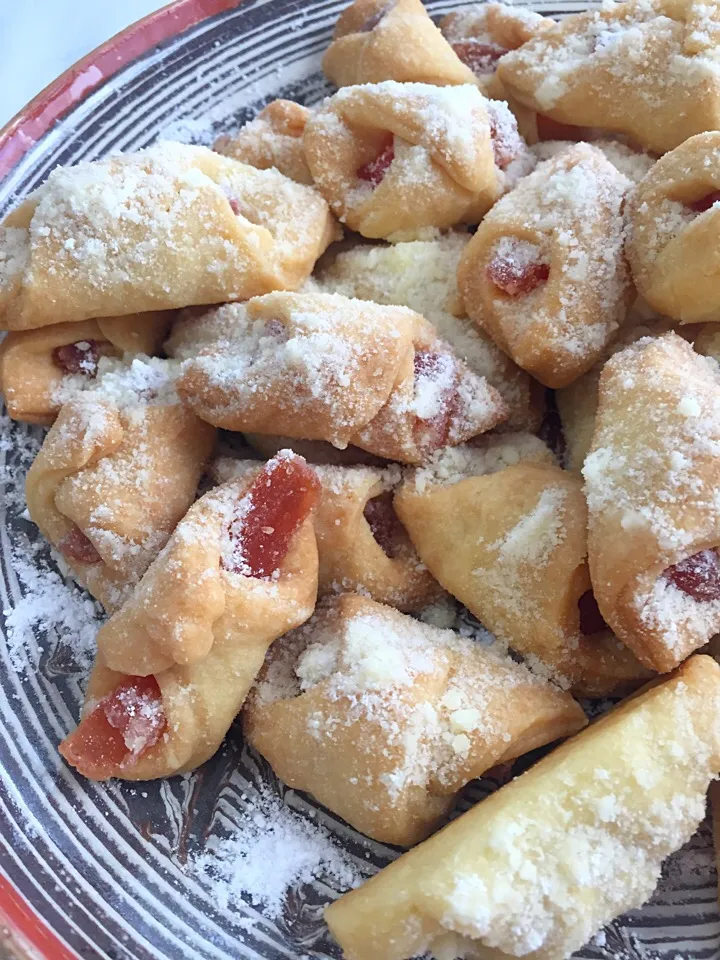 Snapdishの料理写真:Cornulețe cu rahat🇷🇴
Biscuits with Turkish delight🥐🇷🇴|aястасияさん