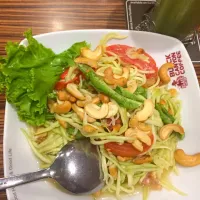 Snapdishの料理写真:mango salad|myra morsedさん