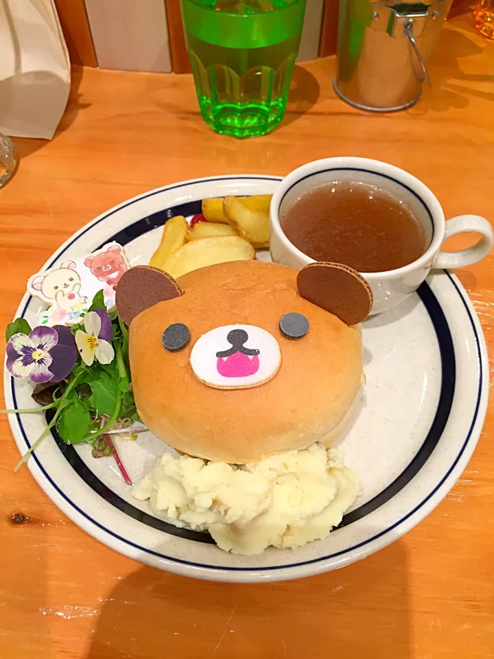 Snapdishの料理写真:チャイロイコグマのがお〜！テリヤキチキンバーガープレート@コリラックマカフェ×ハンズカフェ（さいたま新都心）|Kazuya Miyukiさん