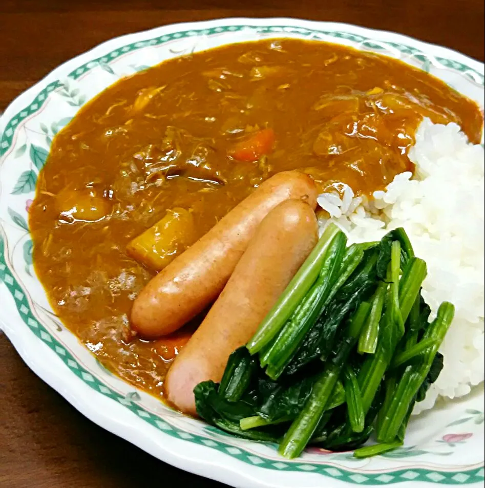 牛スジと手羽元のカレー🍛|あらいぐまのしっぽさん