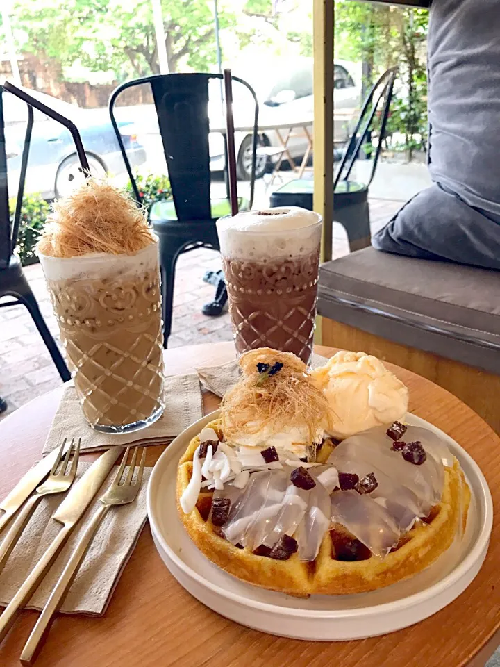 Snapdishの料理写真:Coconut Waffle😋|Thidarat Intarapromさん