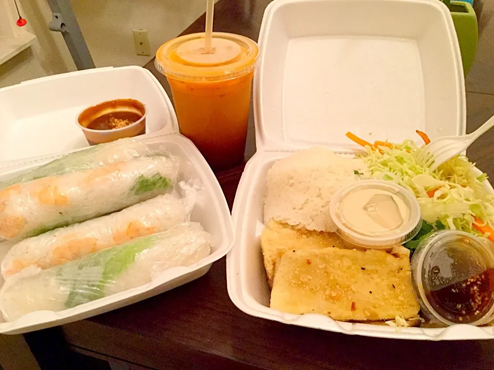 #Lemongrasschicken #Shrimp #peanutsauce #shrimpspringrolls #ThaiTea #Vietnamese|lynさん