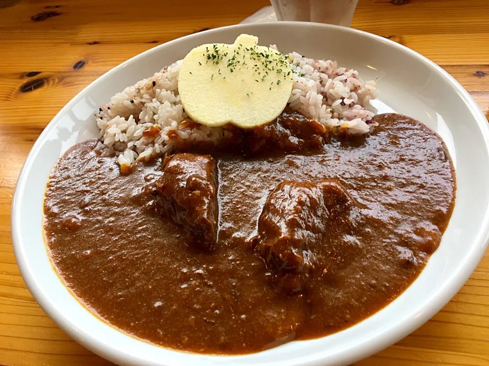 Snapdishの料理写真:フルーツ工房  えふ
りんごカレー|コージ💫さん