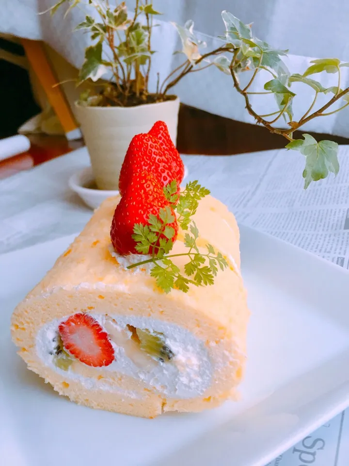 ロールケーキ ꒰  *‾ʖ̫‾ ꒱|ろっしさん