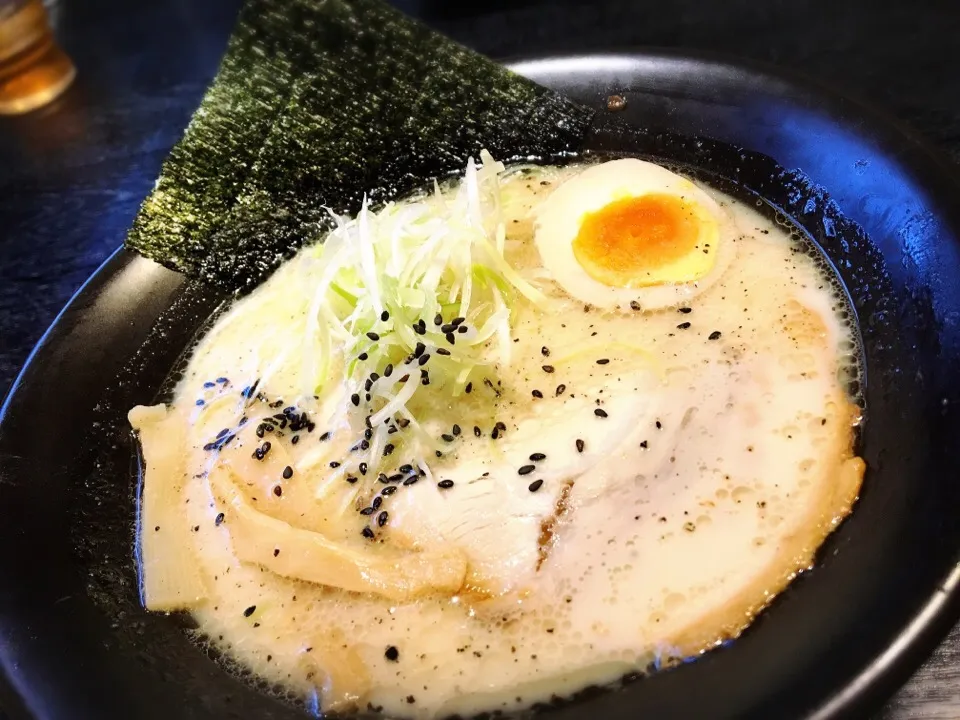 白旨ラーメン|もにもにかさん