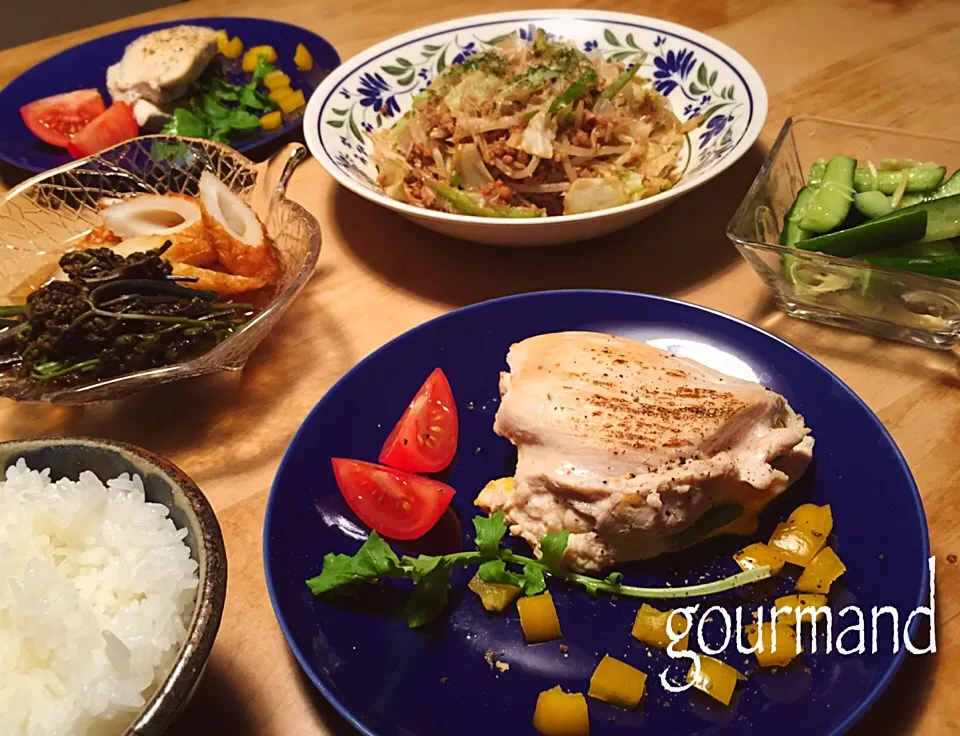 鶏むね肉のほうれん草チーズ挟み焼き、焼きもや などの夜ごはん♪|プーティさん