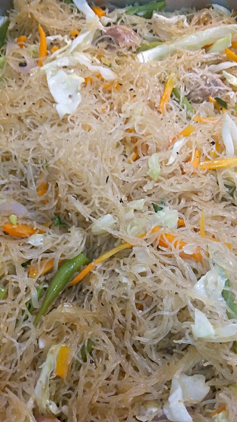 pancit guisado - philippine food|marilou araiさん