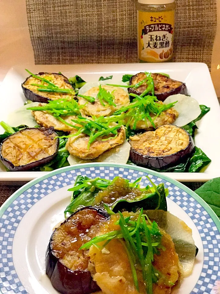 キューピー『玉ねぎと大麦黒酢』DE
なすと大根のステーキ素敵❤️サラダ🥗|シュトママさん