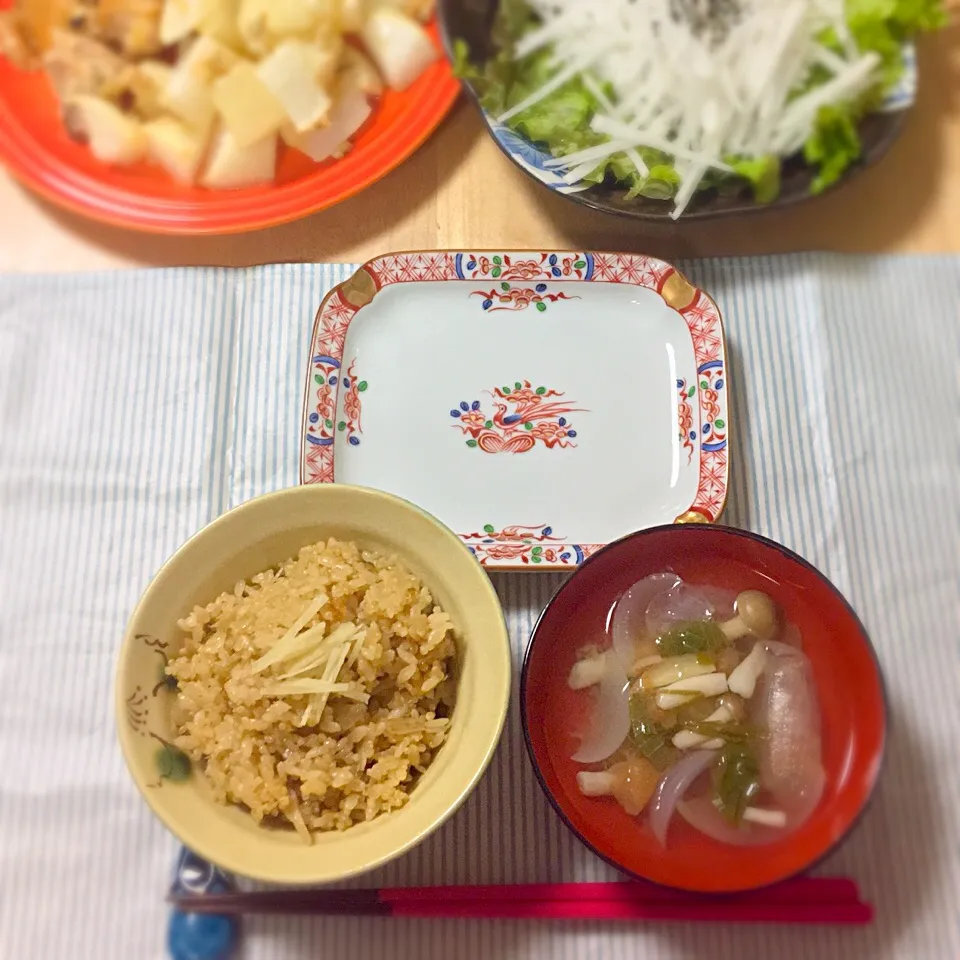 晩御飯   新ごぼうの炊き込みご飯  梅干しのすまし汁#新ごぼう #梅干し|CHIZUさん