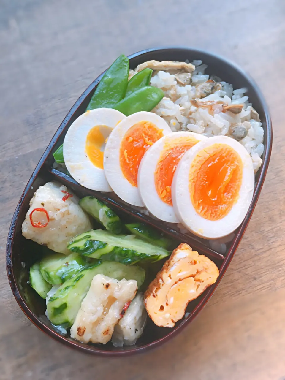 今日のお弁当
・シジミごはん
・イカとキュウリの中華炒め
・甘い玉子焼き
・味玉|akiさん