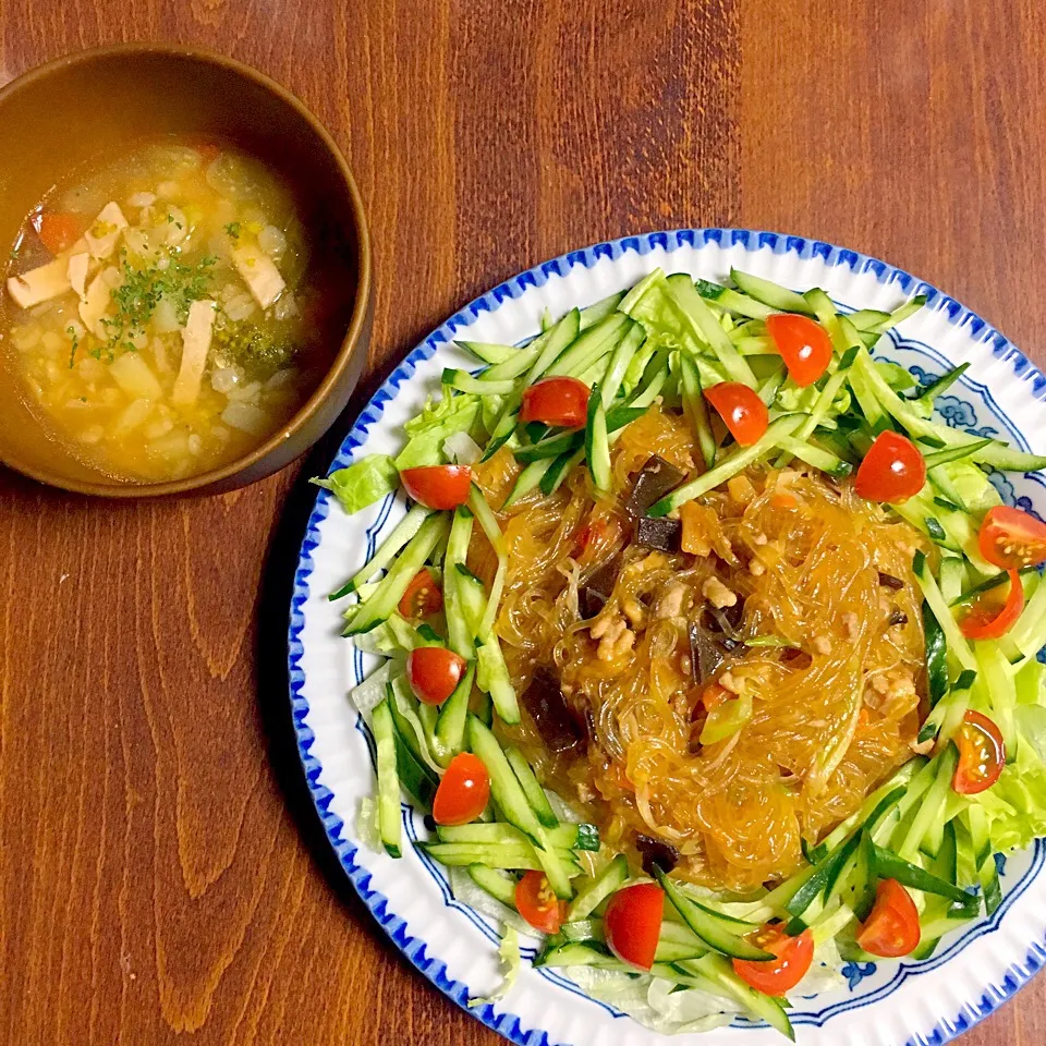 デトックス野菜スープ
麻婆春雨サラダ|yumyum😋さん